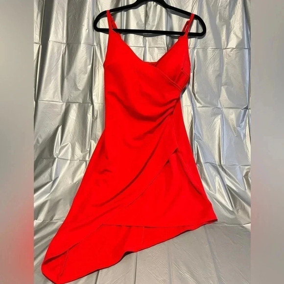 Planet gold women’s red spaghetti strap  v-neckline dresses - Picture 4 of 4